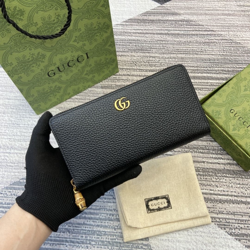 G*u*i wallets & purse